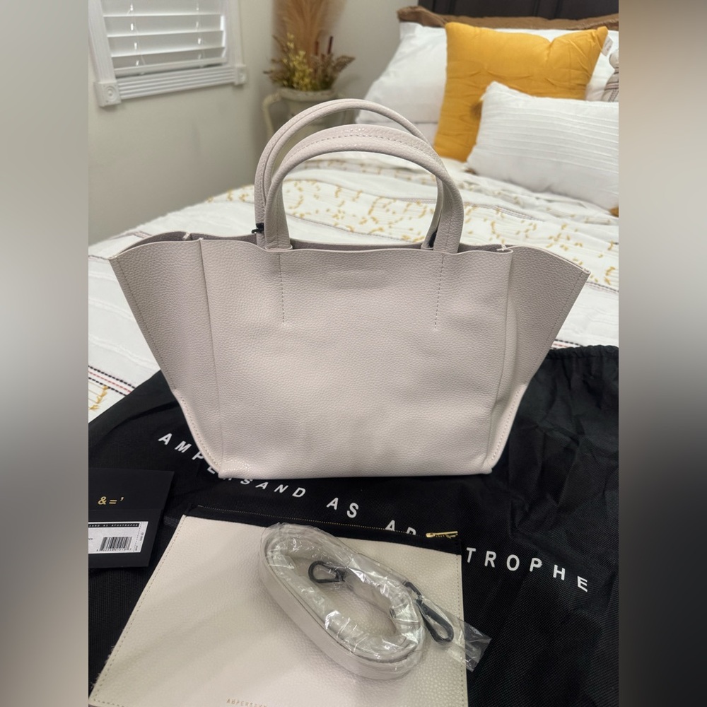 BNWT AMPERSAND AS APOSTROPHE
HALF TOTE BAG - Picture 10 of 13